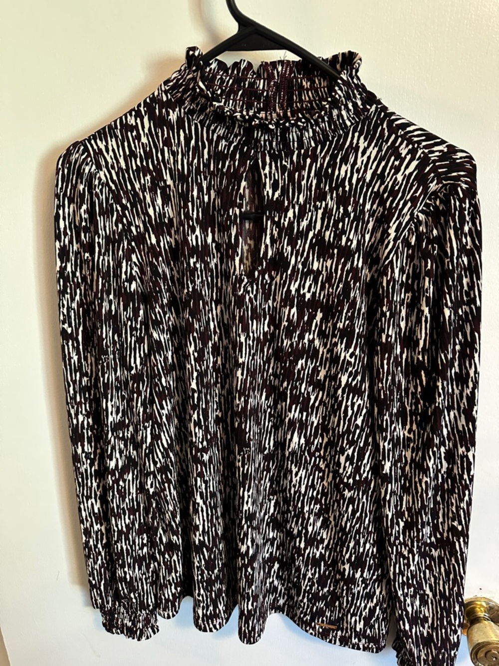 Women’s Black Brown and White Printed Long Sleeve Top